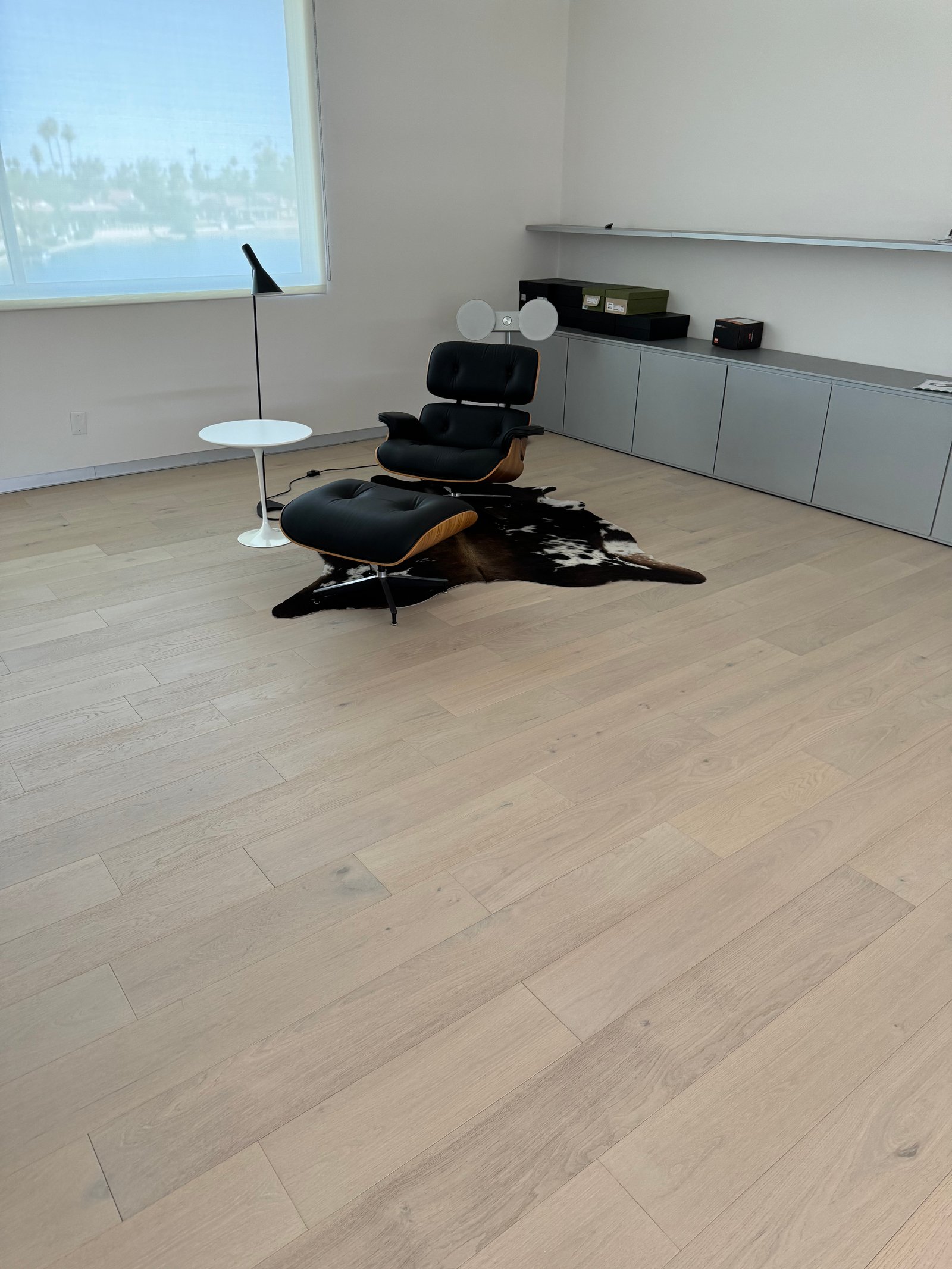 Installing hardwood floor